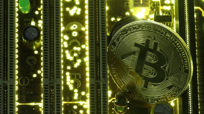 Bitcoin Mining Could Consume All of the Worlds Electricity Supply By 2020 678x381 1 - تریدر معروفی بیان کرد سرعت بیت کوین کش از بیت کوین بیشتر است .