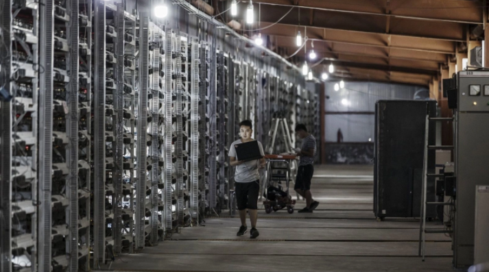 Chinas Bitcoin Mining - صنعت ماینینگ بیت کوین بیش از همیشه تحت فشار است