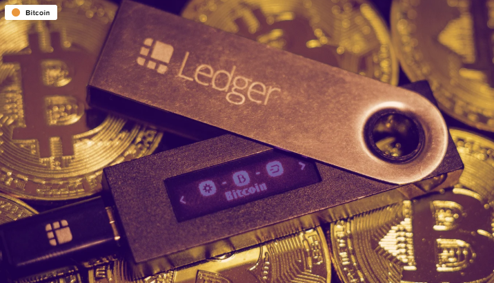 Ledger exploit - وجود یک باگ در کیف پول سخت‌افزاری لجر ، موجب برداشت بیت کوین به جای آلتکوین می شود!