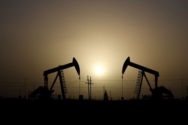 نفت 4 - کاهش بیش از انتظار ذخایر آمریکا، باعث افزایش بیشتر قیمت نفت شده است