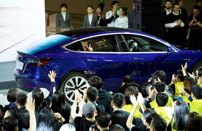 سهام تسلا چین - تسلا قیمت خودروی مدل ۳ ساخت چین خود را ۸٪ کاهش داد!