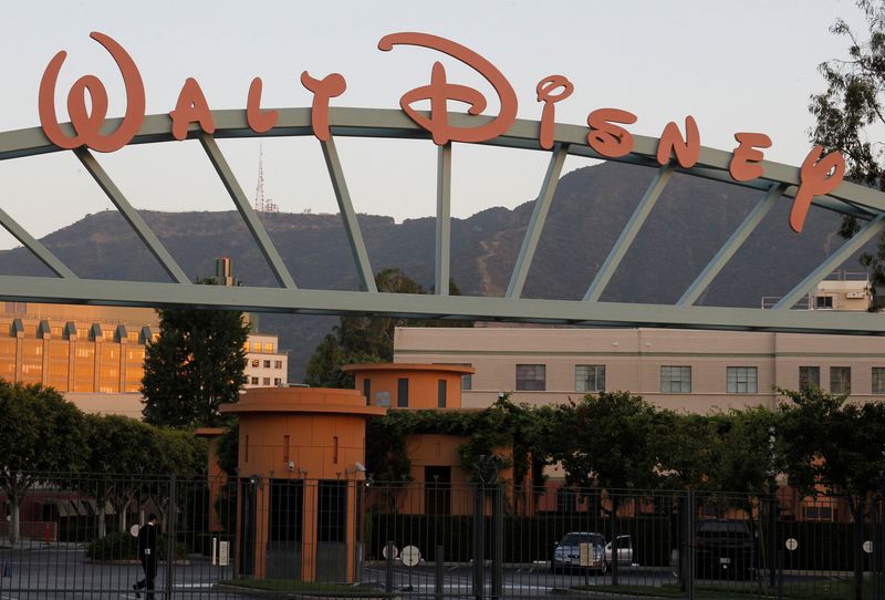 Disney - شرکت دیزنی، استودیوی انیمیشن فیلم های "عصر یخبندان" و "ریو" را تعطیل می کند