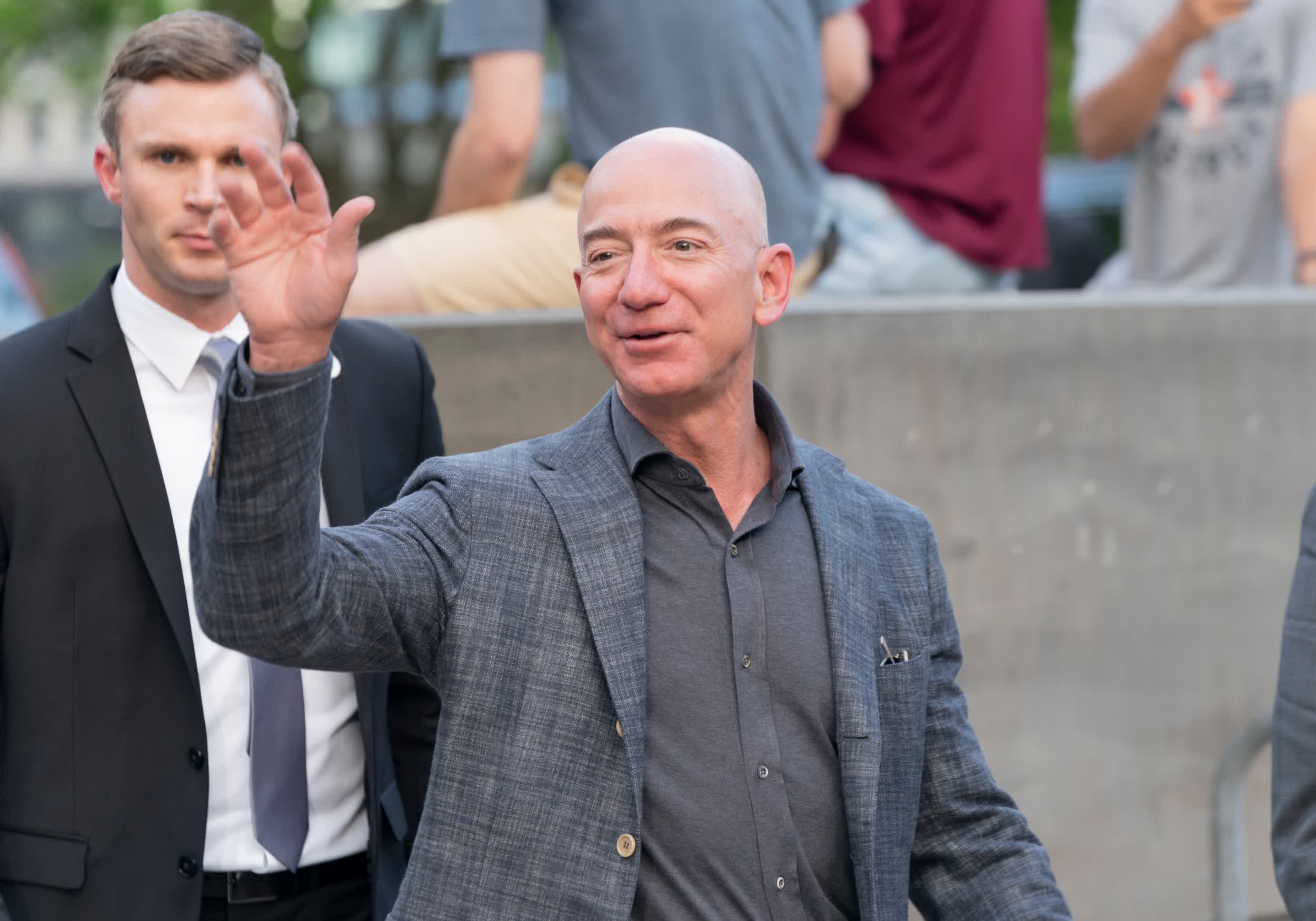 bezos - جف بزوس از سه ماهه‌ی سوم، مدیر عامل آمازون نخواهد بود!