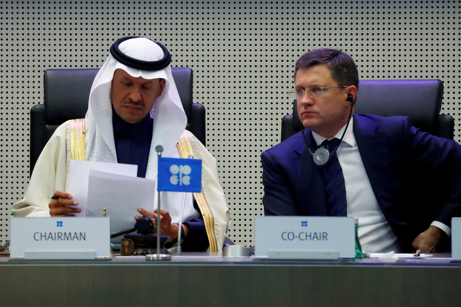 نفت - عربستان سعودی و روسیه پیش از نشست اوپک پلاس در مورد استراتژی نفتی خود اختلاف نظر دارند