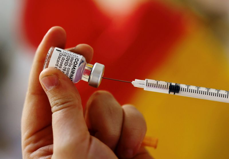 LYNXNPEH6812H L - ارگان مشاوره فرانسه تزریق اجباری واکسن های کووید 19 را برای کارکنان سلامت پیشنهاد میکند