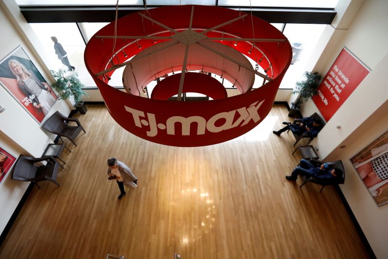 LYNXMPEH7H0II L - افزایش فروش تی جی مکس با بازگشت مشتریان به فروشگاه ها