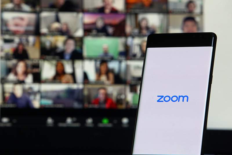 Zoom 800x533 L 1595406158 - سهام پلتفرم Zoom رشد 3 درصدی را تجربه کرد