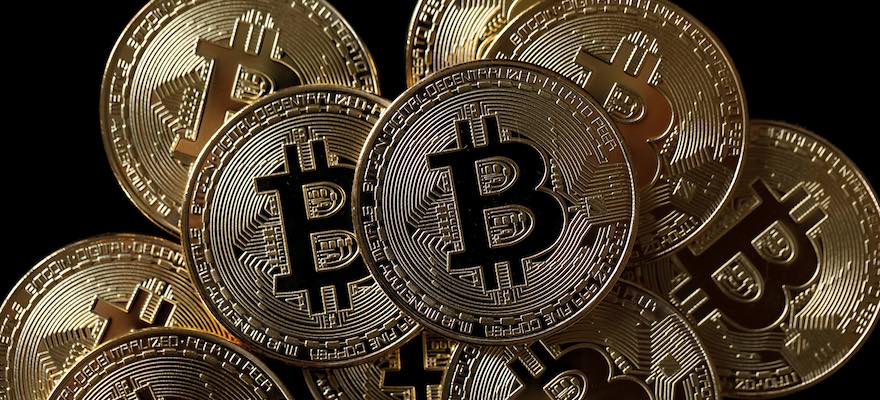 Bitcoin 880x400 1 - افزایش فعالیت شبکه ای بیت کوین در قیمت 58000 دلاری