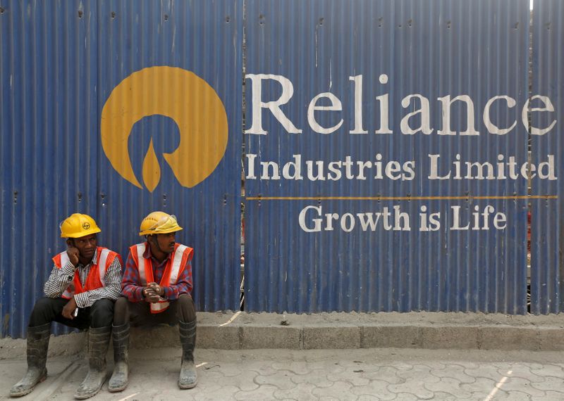 LYNXMPEH99030 L - شرکت Reliance هند REC Solar را با قیمت 771 میلیون دلار خریداری کرد