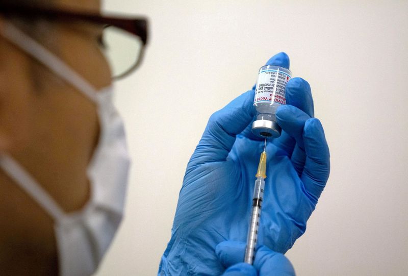 LYNXMPEH9P060 L - اتحادیه آفریقا 110 میلیون واکسن کووید19 مدرنا خریداری می کند