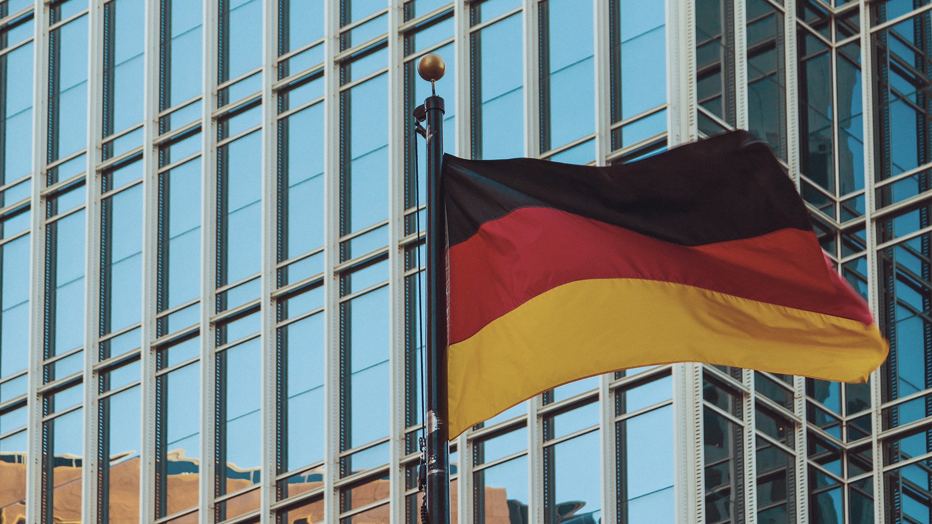 german flag 1 - توافقنامه آلمان برای فراخوانی کشورهای اروپایی جهت همکاری با یکدیگر برای نظارت بر فعالیت‌ها در بخش کریپتو