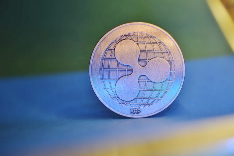 XRP - با وجود کاهش قیمت، مجموع معاملات و ساخت اکانت XRP در ماه نوامبر افزایش یافت