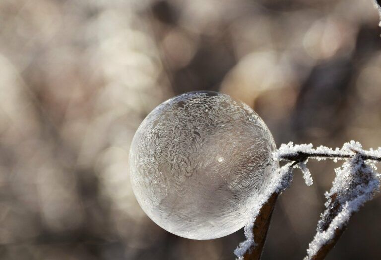 bubble in winter 768x524 1 - رئیس مدیریت سرمایه پین می‌گوید کریپتو یکی از بزرگ‌ ترین حباب‌های تاریخ است