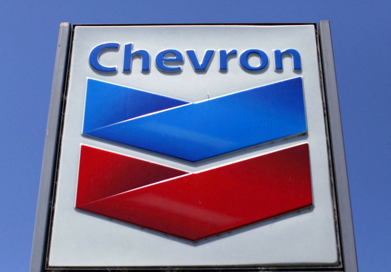 LYNXMPEI0R0HR L - کاهش قیمت سهام شرکت نفتی Chevron در پی کاهش تولید نفت و گاز