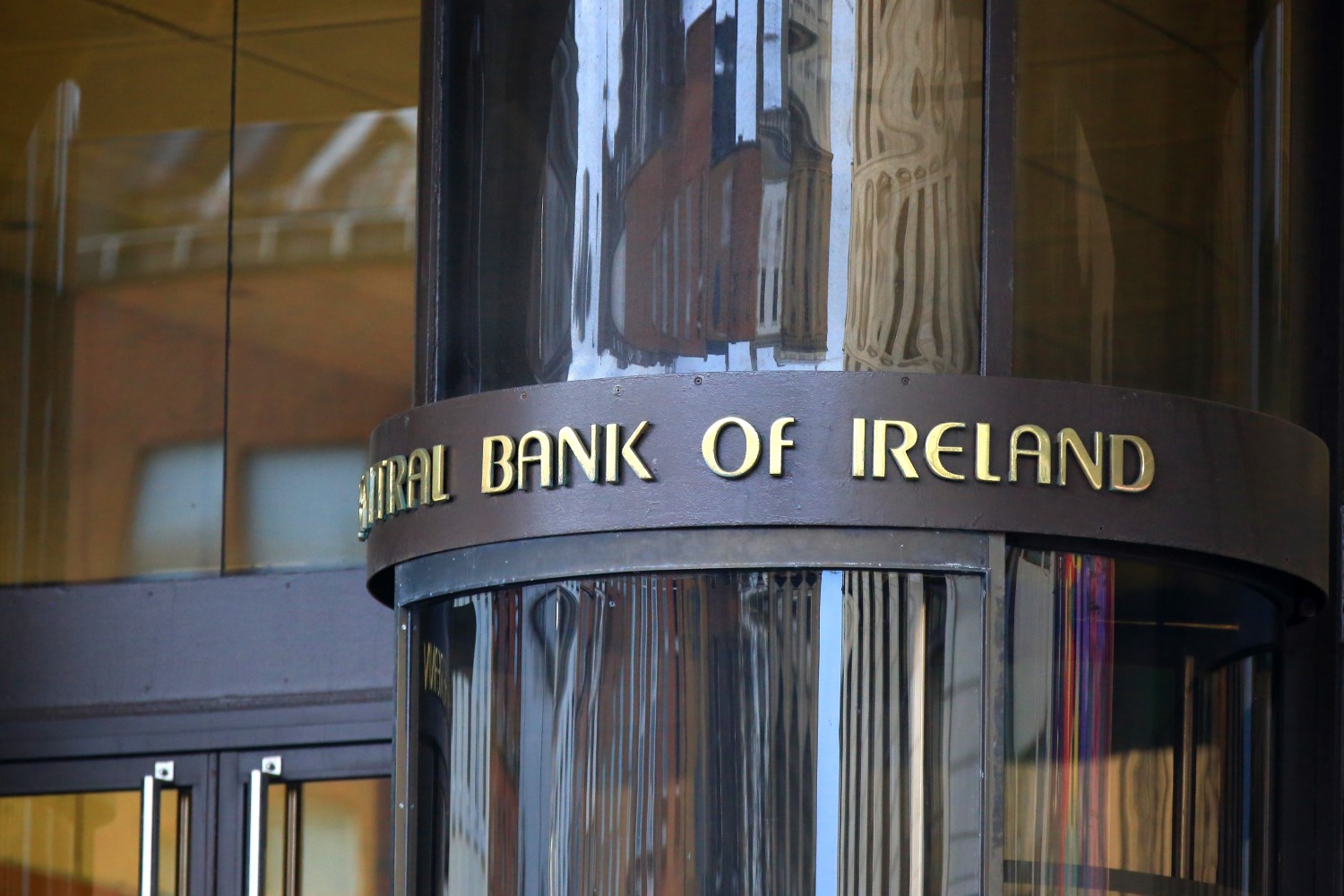 ICRXM6RKEZBZJOOY3TWZEYREMY - بانک مرکزی ایرلند به صندوق‌های حقیقی اجازه نخواهد داد که رمزارز هولد کنند