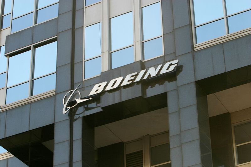 00 boeing - بوئینگ، تامین قطعات، تعمیر و نگهداری و پشتیبانی خطوط هوایی روسیه را به حالت تعلیق درآورد