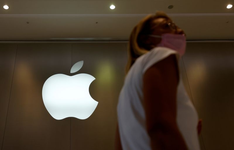 اپل - اپل حقوق کارکنان آمریکایی خود را افزایش می دهد
