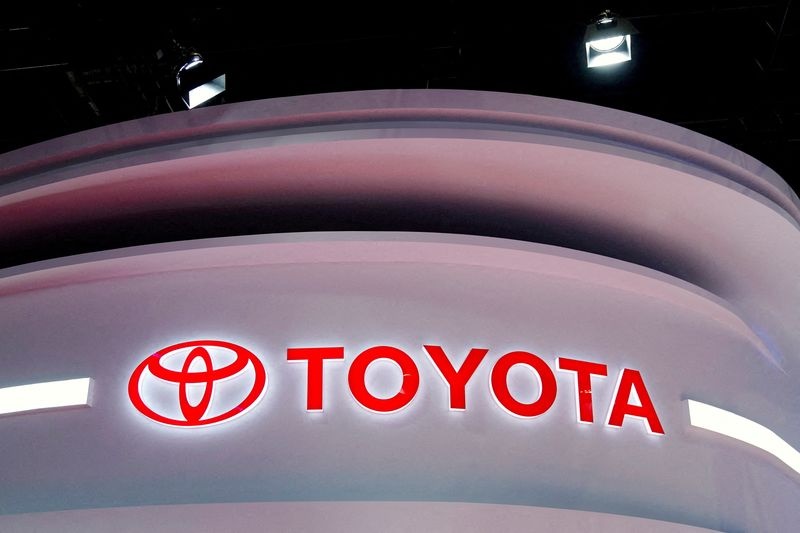 تویوتا 1 - سهام دو شرکت تویوتا و سوبارو پس از اعلام فراخوان اولین خودروی برقی آنها سقوط کرد
