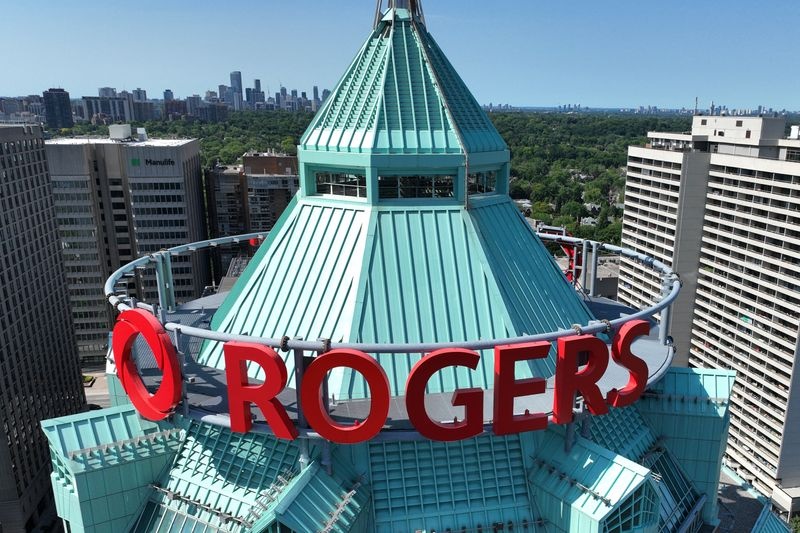 راجرز - خشم مردم کانادا از قطعی گسترده اینترنت، نهایی شدن قرارداد ادغام راجرز را پیچیده تر کرده است