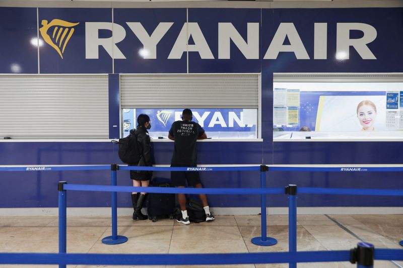 LYNXMPEI61059 L - خدمه کابین Ryanair در اسپانیا 12 روز دیگر اعتصاب خواهند کرد
