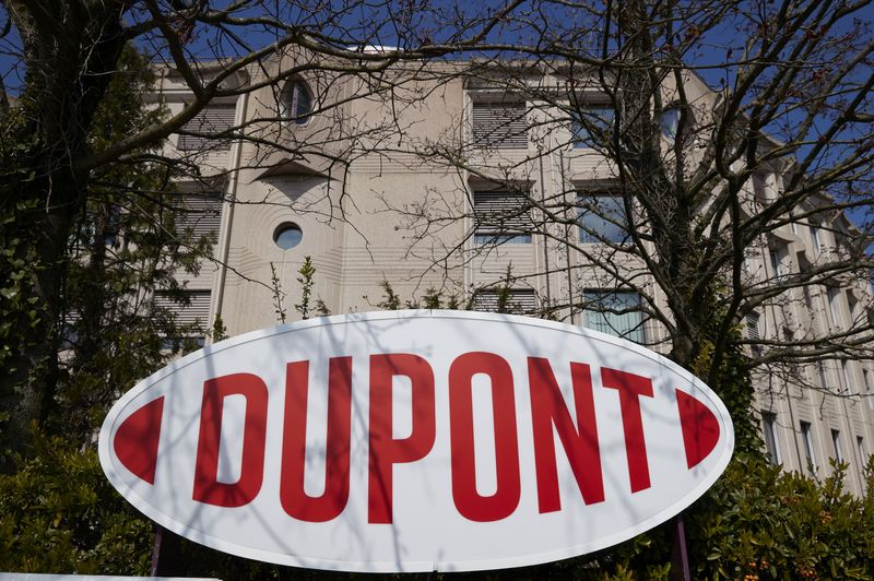 00 dou - سود سه ماهه DuPont با افزایش تقاضای لوازم الکترونیکی 63 درصد افزایش یافت