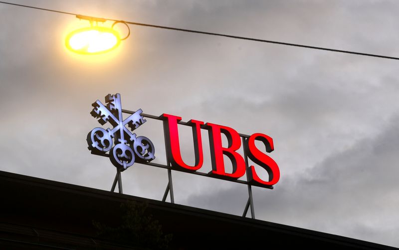 LYNXMPEI8C05P L - بانک سوئیسی UBS، سود سهام خود را 10 درصد افزایش می دهد