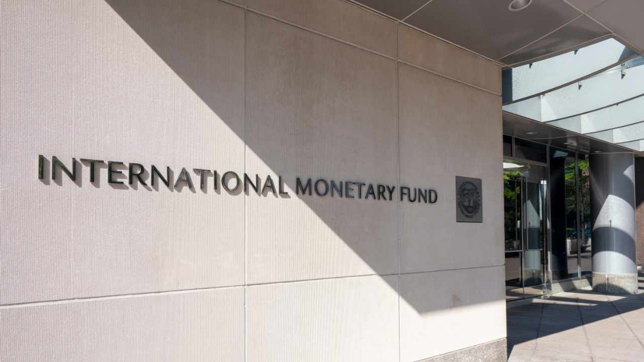 imf - از نظر صندوق بین‌المللی پول، رمزارزها می توانند به جریان اصلی پرداخت تبدیل شوند