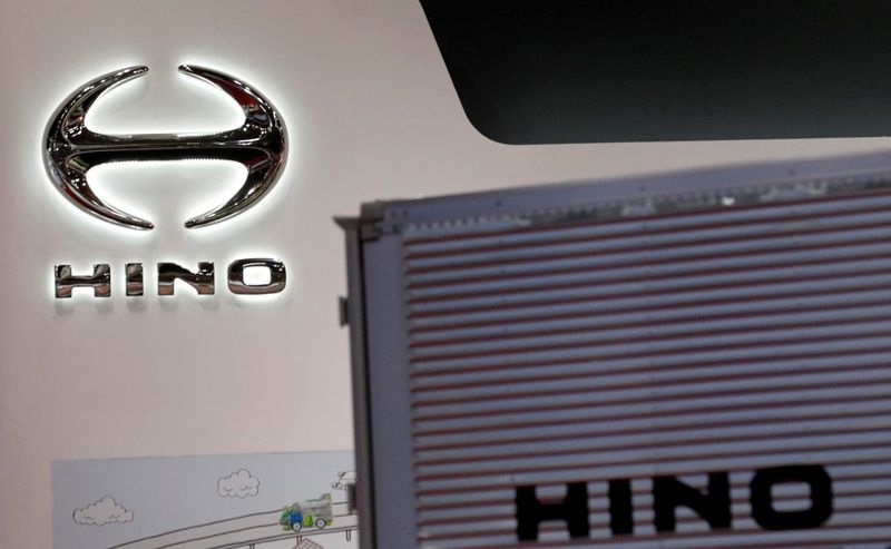 هینو - زیرمجموعه کامیون سازی تویوتا، تولید چند مدل از محصولات خود برای یک سال متوقف کرد